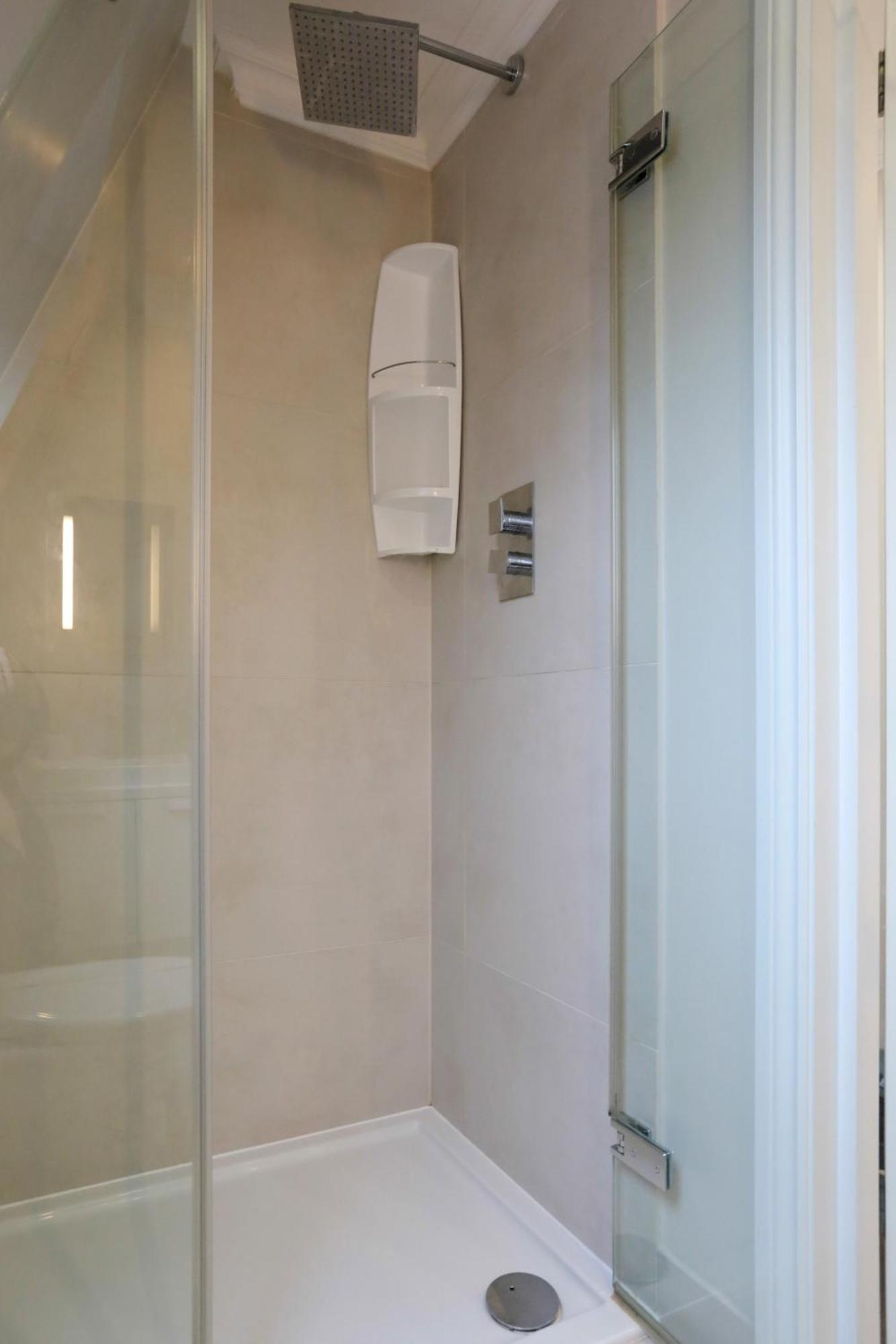 Madison Hill - White Hill House 5 - 3 Bedroom Flat لندن المظهر الخارجي الصورة